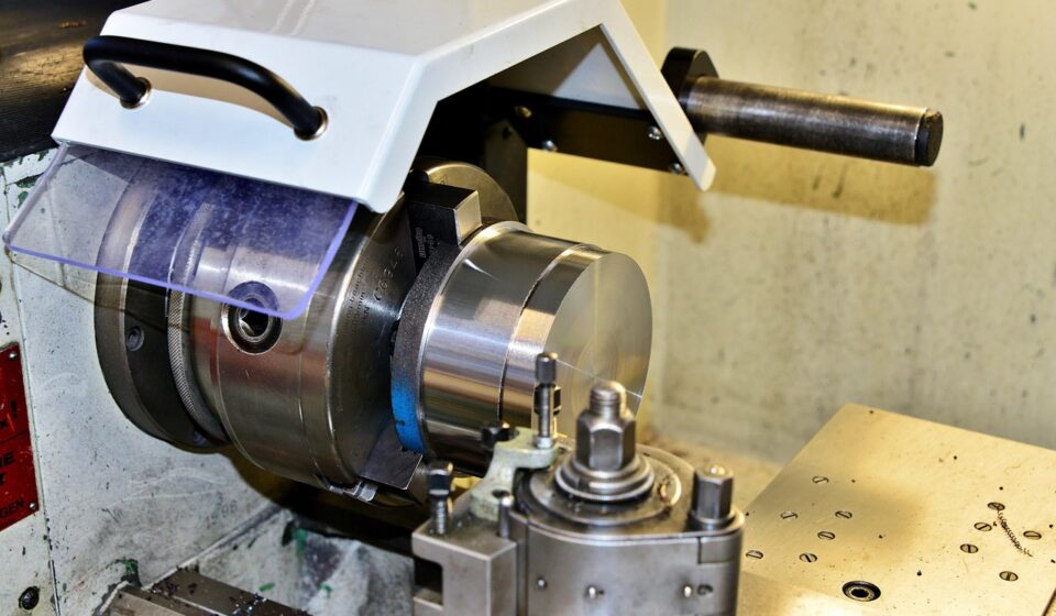 lathe, metal processing, machine, mechanical engineering, tooling, machining, iron, three-jaw chuck, food protection, osh, safety at work, rotate, workpiece holder, workshop, metal, lathe, lathe, lathe, lathe, lathe