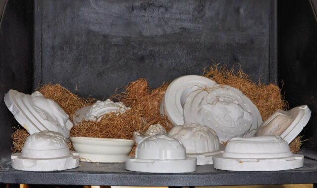 plaster molds, wood wool, to form, porcelain manufacture, museum, old, historical, porzellaneum annaburg