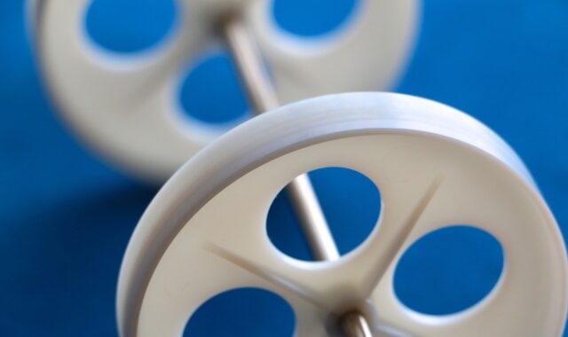 wheel, tread, plastic, ribs, reinforcement, precision mechanics