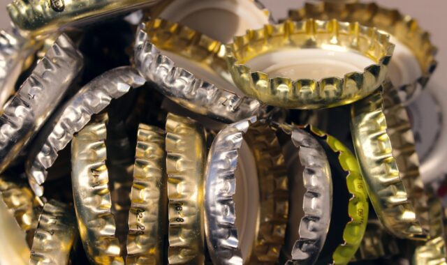 bottle caps, crown caps, sheet, closure, poetry, beverage bottle, sealing, air sealing, bottle, crown-shaped, piece of sheet metal, glitter, golden, gold, beer bottle, to open, locked, stack, metal, bottle caps, bottle caps, bottle caps, bottle caps, bottle caps, glitter, beer bottle, beer bottle