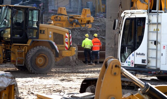 construction site, engineer, construction machinery, construction worker, helmet, construction manager, construction manager, construction manager, construction manager, construction manager, construction manager