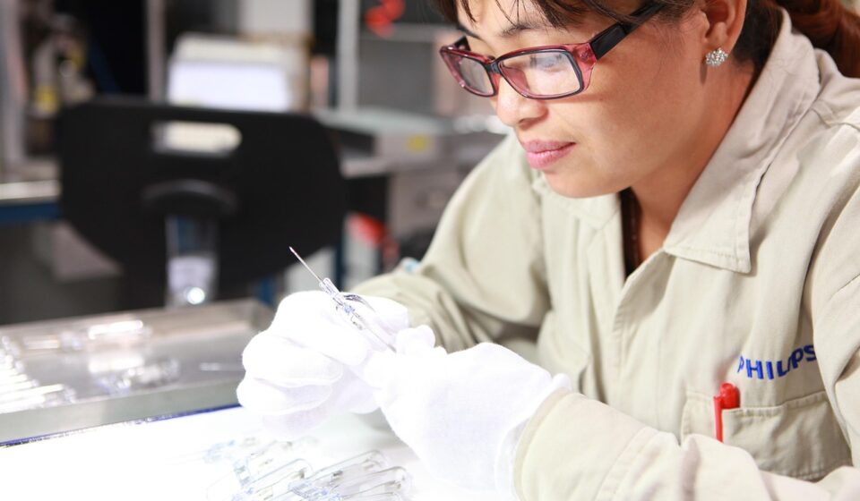 detect, woman, factory, operate, technician, factory, factory, factory, factory, factory, technician, technician, technician