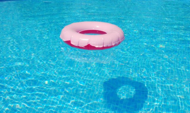 floating tire, summer, water, wave, clear, colorful, turquoise, floatation device, life preserve, aqua, bath, bottom, clean, color, cyan, detail, floor, pool, swimming, liquid, blue life, blue summer, blue wave, blue color, nature, blue waves, blue clean