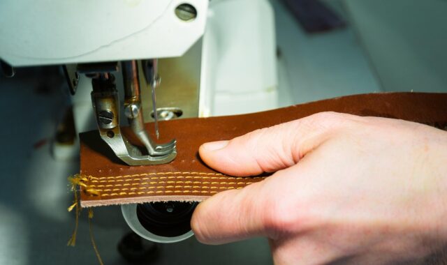 sewing machine, manual work, skin, artisan, leather goods, leather, to sew, sewing machine, leather goods, leather goods, leather goods, leather goods, leather goods