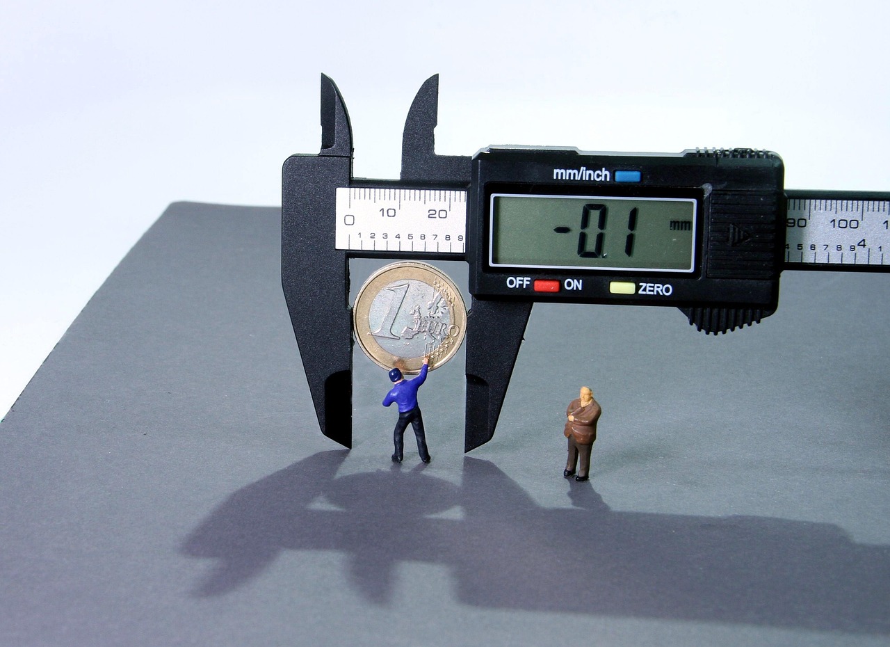 calipers, minus interest, miniature figures, 1 euro, money, devaluation, digital, millimeter, minus, inflation, review, calliper, measuring technology, interest charges, precision, interest rate, currency, coin, purchasing power, worth, monetary value, security, miniature, creative, model construction figure, inflation, inflation, interest rate, interest rate, interest rate, interest rate, interest rate