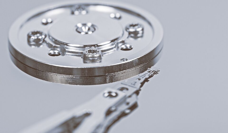 hard drive, detail, reading head, inner workings, macro, memory chip, cut out, hardware, magnetic heads, print head, data store, computer, component, disk, magnetic data storage, hdd, technology, data, it, repair, data processing, sata, edp, chip, hard drive, hdd, hdd, hdd, hdd, hdd